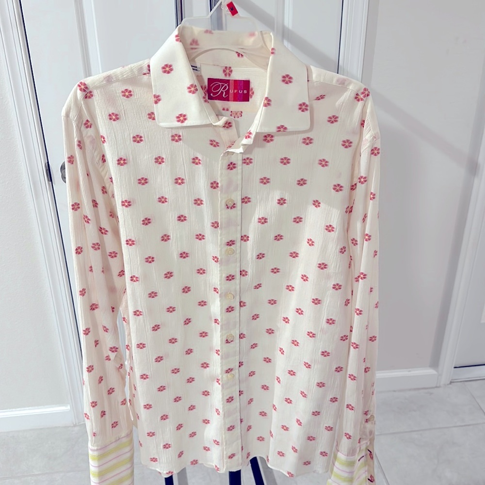 Men’s Dress Shirt! Barely worn, MUST WEAR WITH CUFF LINKS. Like a size Large/XL